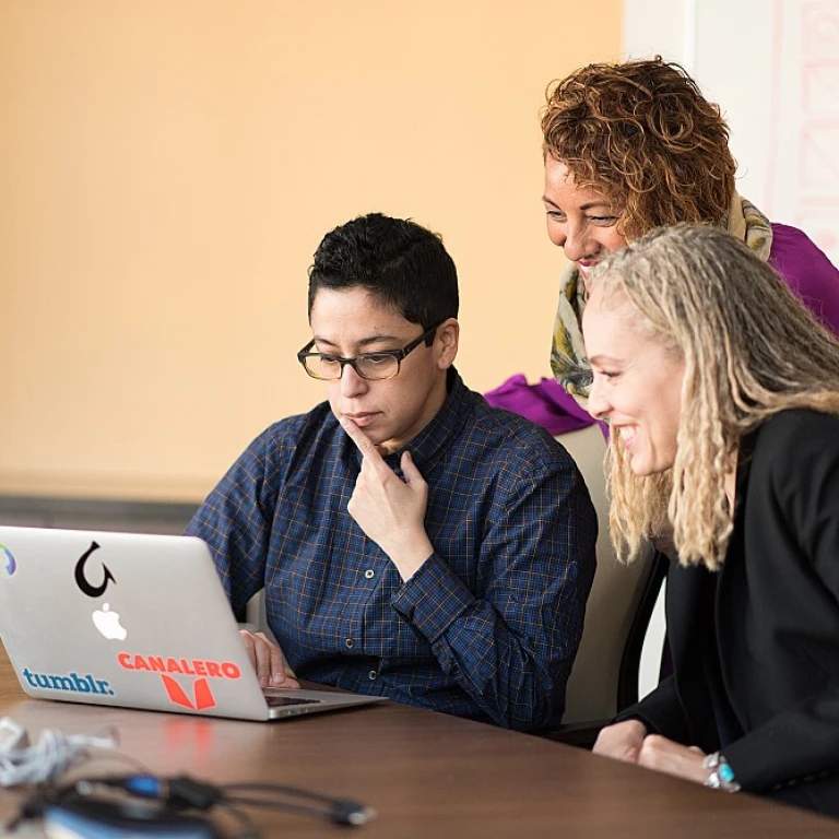 Exploring the Best Online Learning Platforms for Bridging the Skills Gap